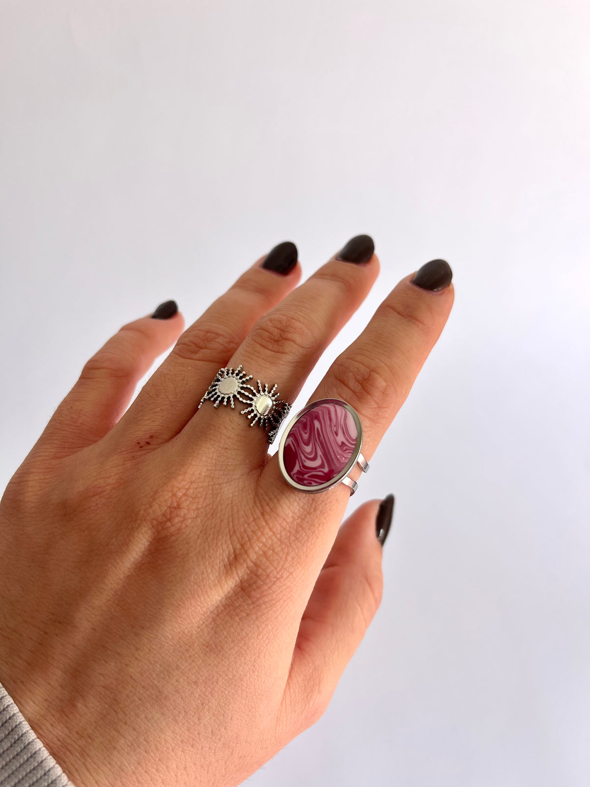 Anillo Syra Plateado Burdeos