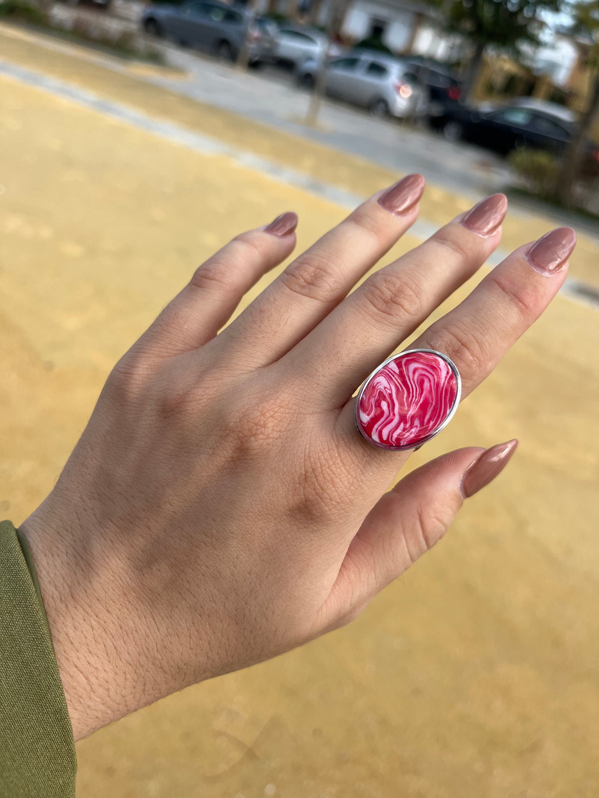 Anillo Maxi Syra Plateado Marmolado Rojo