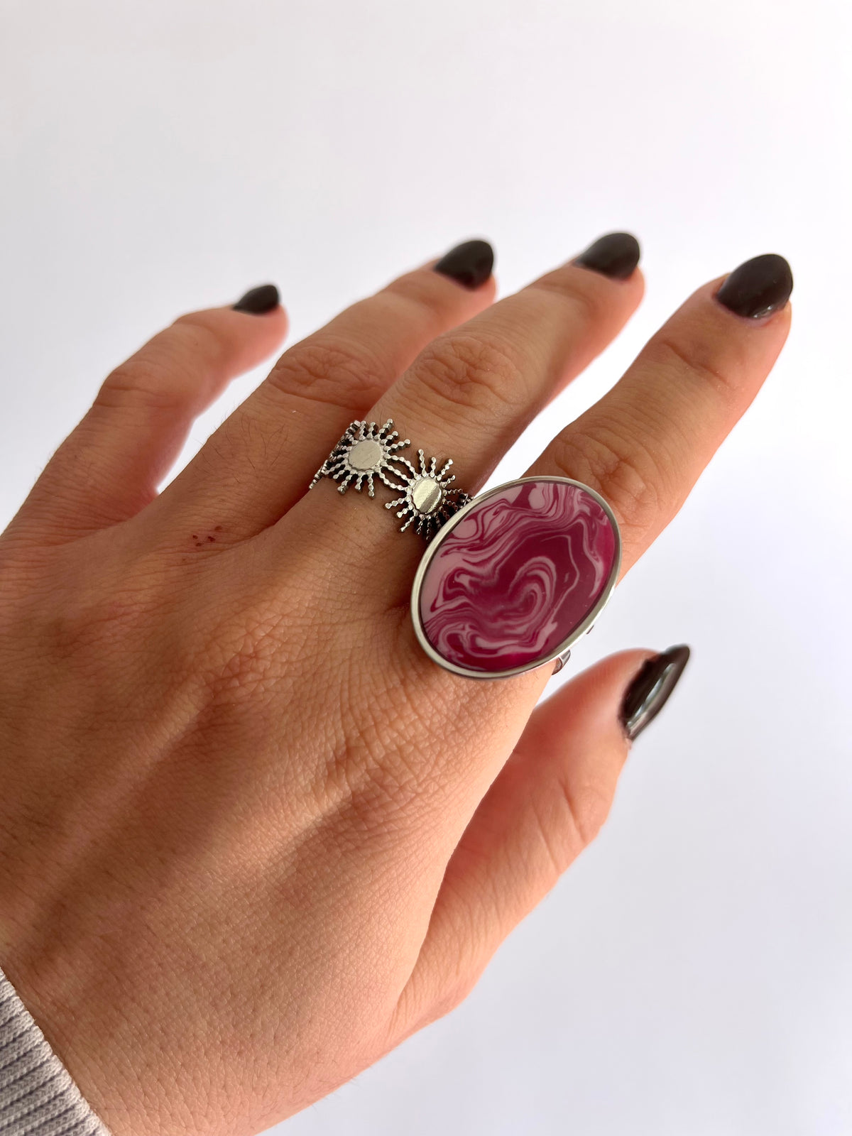 Anillo Maxi Syra Plateado Burdeos
