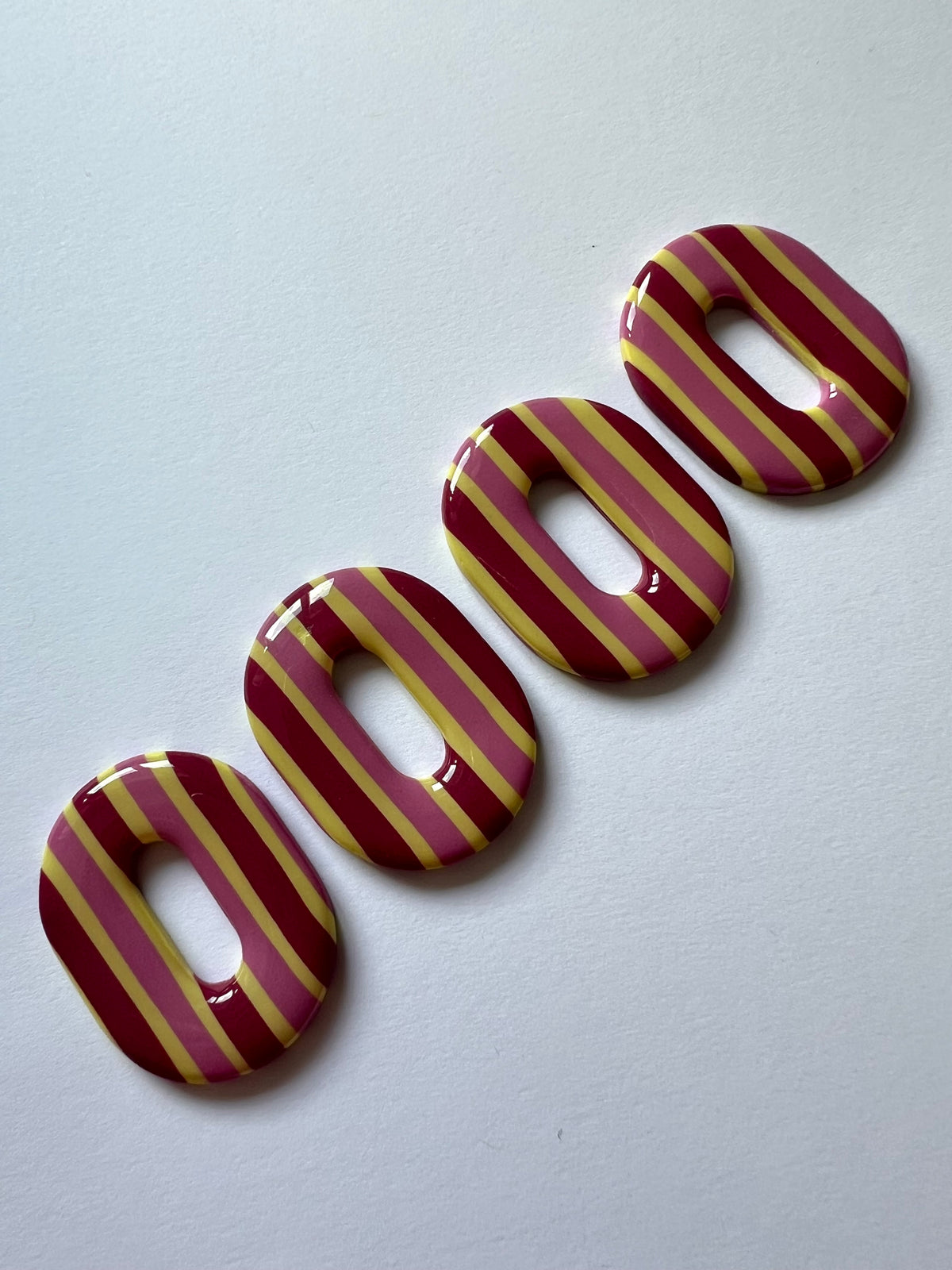 Stud Stripes Burdeos y Rosa
