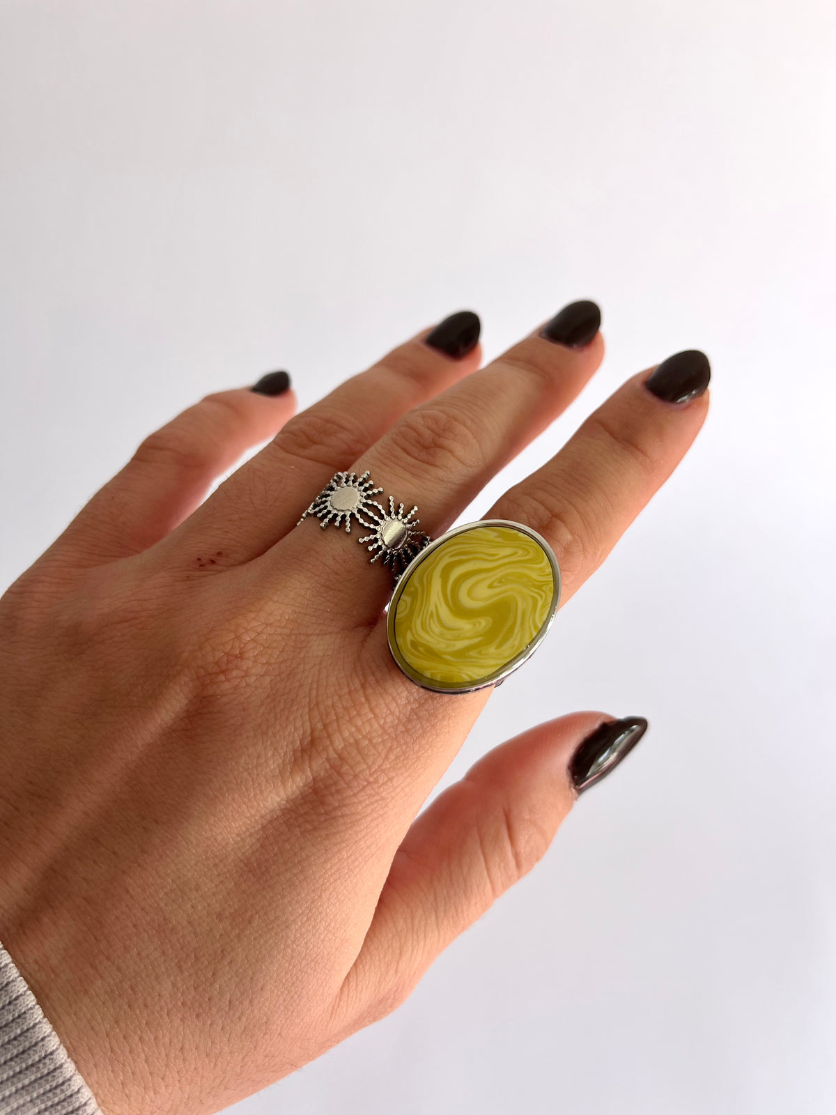 Anillo Maxi Syra Plateado Verde Oliva
